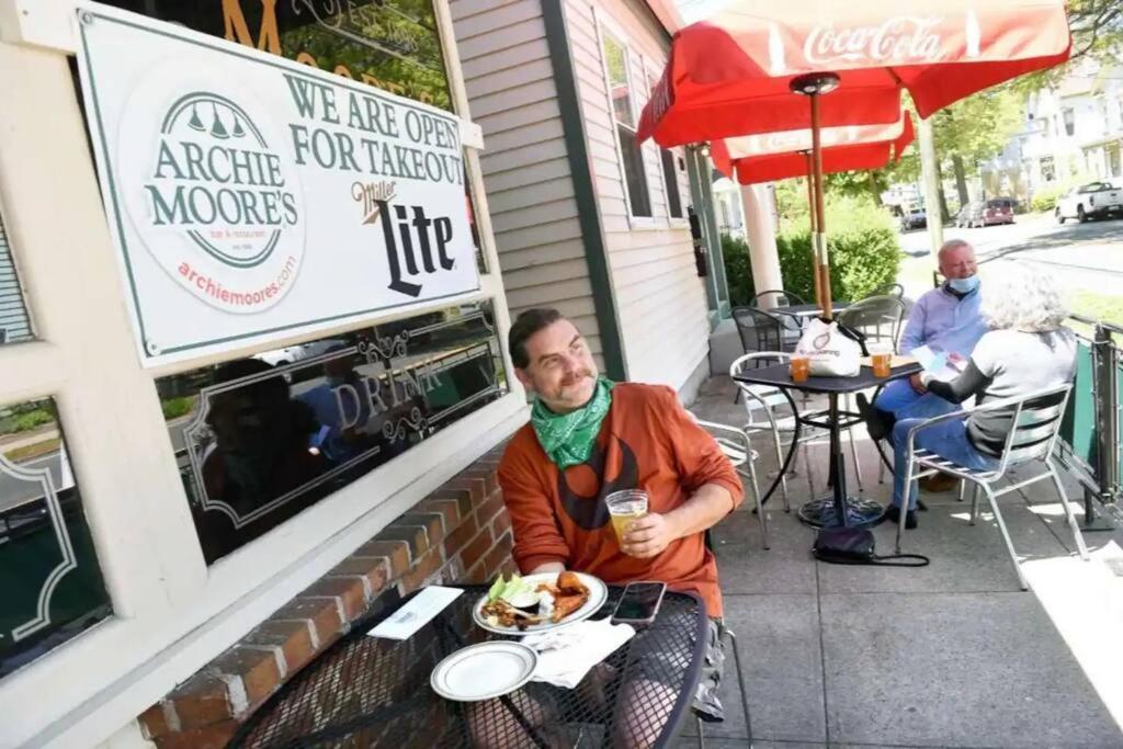 Peachy Paradise In East Rock Near Dt/Yale New Haven Exterior photo